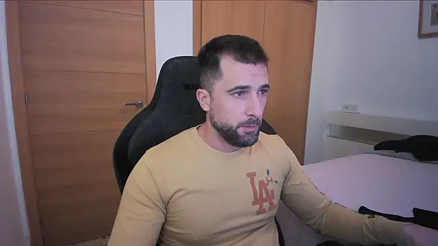 Snapshot of alex877x chatting on 11-02-25, 03:25 alex877x online show from 11-02-25, 03:25