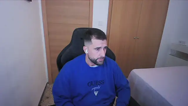 Snapshot of alex877x chatting on 11-15-25, 08:55 alex877x online show from 11-15-25, 08:55