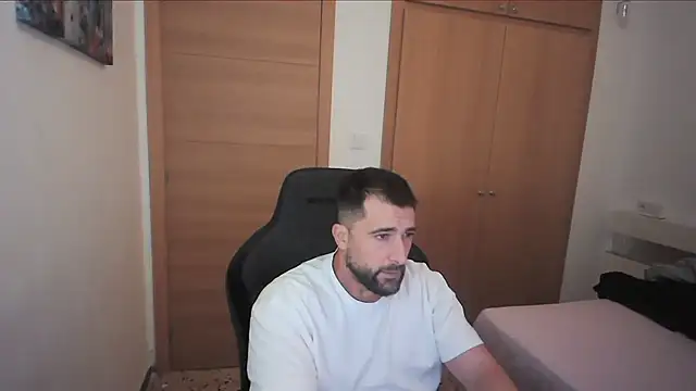 Snapshot of alex877x chatting on 11-20-25, 01:44 alex877x online show from 11-20-25, 01:44