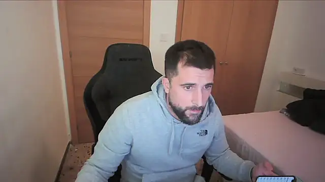 Snapshot of alex877x chatting on 11-26-25, 02:23 alex877x online show from 11-26-25, 02:23