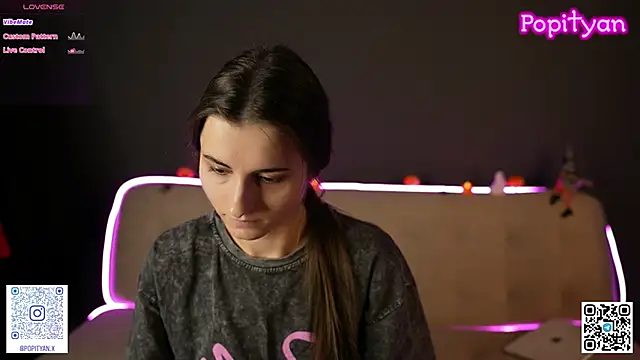Snapshot of popityan1 chatting on 10-21-25, 07:42 popityan1 online show from 10-21-25, 07:42