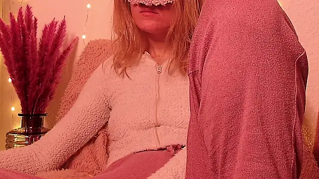 SecretAnni online show from 12-26-24, 04:21