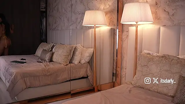 Rosalie vega online show from 04-14-26, 04:35