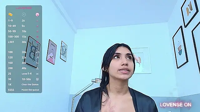 Snapshot of littlee_emilyy_ chatting on 12-05-24, 10:12 littlee emilyy  online show from 12-05-24, 10:12