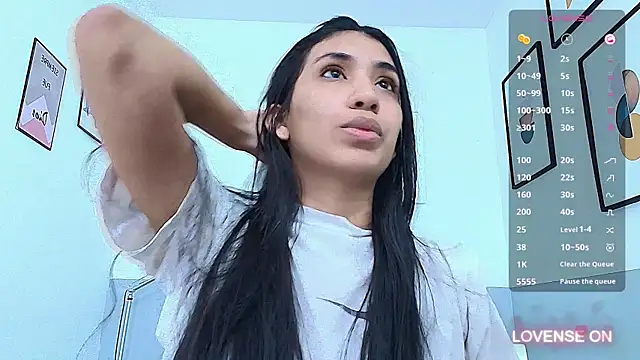 Snapshot of littlee_emilyy_ chatting on 12-23-24, 03:55 littlee emilyy  online show from 12-23-24, 03:55