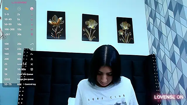 Snapshot of littlee_emilyy_ chatting on 02-07-25, 10:09 littlee emilyy  online show from 02-07-25, 10:09