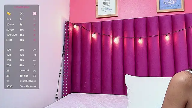 Snapshot of littlee_emilyy_ chatting on 02-21-25, 06:07 littlee emilyy  online show from 02-21-25, 06:07