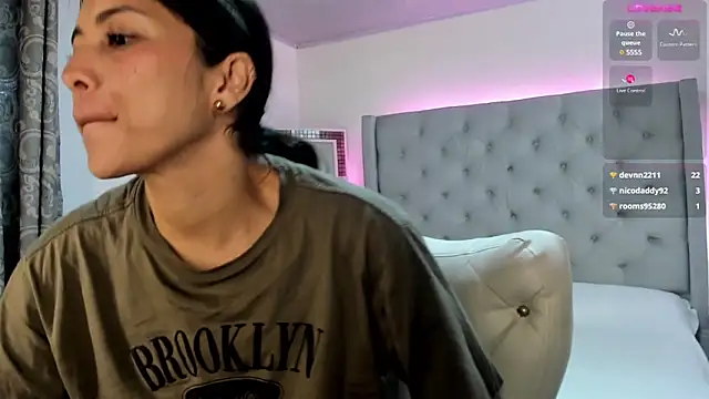 Snapshot of andykiuty chatting on 01-06-25, 05:06 andykiuty online show from 01-06-25, 05:06