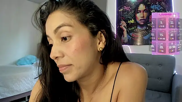 Snapshot of andykiuty chatting on 11-11-25, 07:25 andykiuty online show from 11-11-25, 07:25