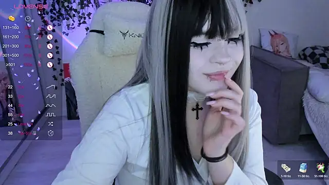 SelenaCute online show from 10-28-25, 05:00