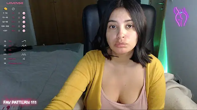 Snapshot of AnnaQueen chatting on 02-17-25, 09:41 AnnaQueen online show from 02-17-25, 09:41