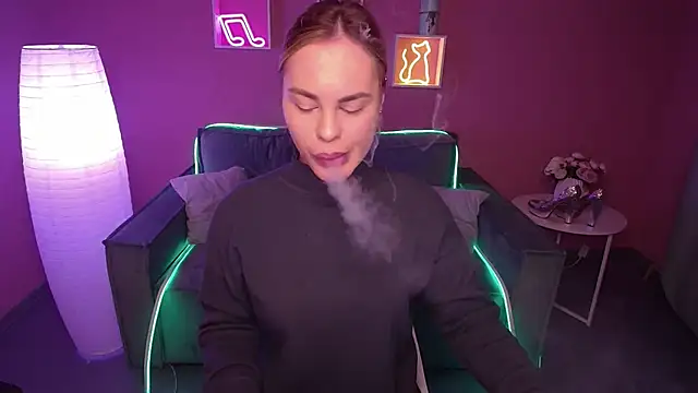 Snapshot of RikaRaily chatting on 12-10-24, 06:01 RikaRaily online show from 12-10-24, 06:01