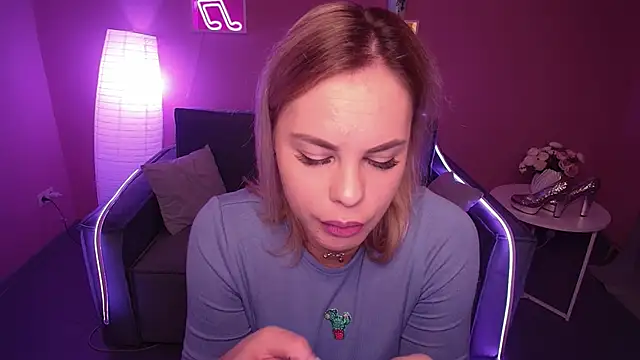 Snapshot of RikaRaily chatting on 01-21-25, 06:11 RikaRaily online show from 01-21-25, 06:11