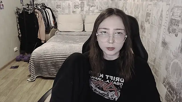 Snapshot of AmeliaKamishiro chatting on 12-21-24, 12:59 AmeliaKamishiro online show from 12-21-24, 12:59