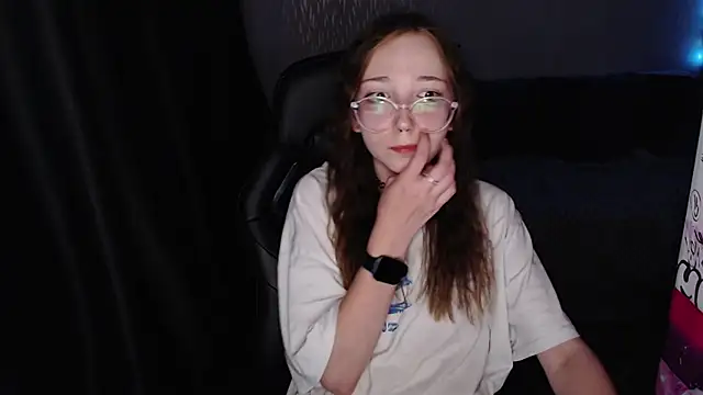 Snapshot of AmeliaKamishiro chatting on 10-03-25, 05:32 AmeliaKamishiro online show from 10-03-25, 05:32