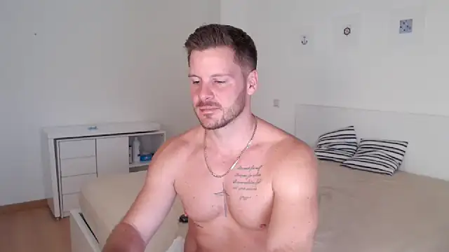 Snapshot of SexyandMarried1 chatting on 01-31-25, 12:18 SexyandMarried1 online show from 01-31-25, 12:18