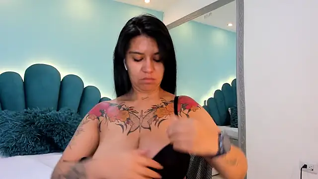 sharlott18 online show from 02-16-26, 01:51