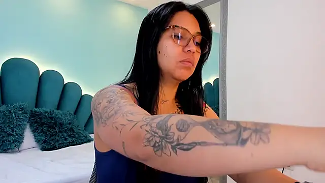 sharlott18 online show from 02-22-26, 01:09