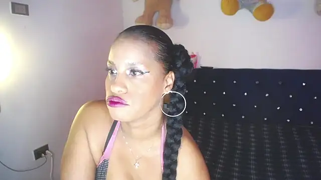 pamela guzmaan online show from 11-06-25, 07:15