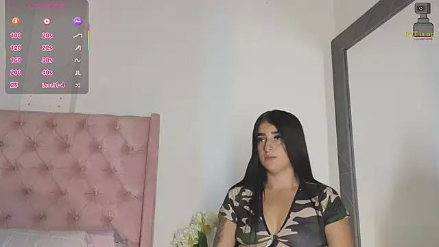Snapshot of _Linoshka_1 chatting on 06-19-26, 01:10 Linoshka 1 online show from 06-19-26, 01:10