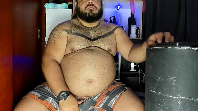 Snapshot of Latino_bigcock chatting on 12-04-24, 06:50 Latino bigcock online show from 12-04-24, 06:50