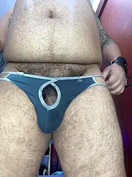 Snapshot of Latino_bigcock chatting on 12-14-24, 06:02 Latino bigcock online show from 12-14-24, 06:02