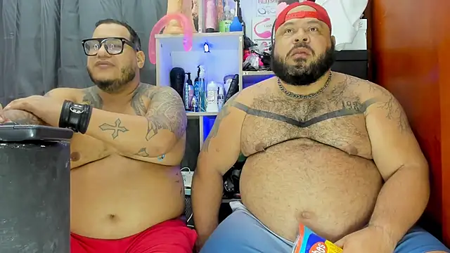 Snapshot of Latino_bigcock chatting on 01-31-25, 04:03 Latino bigcock online show from 01-31-25, 04:03