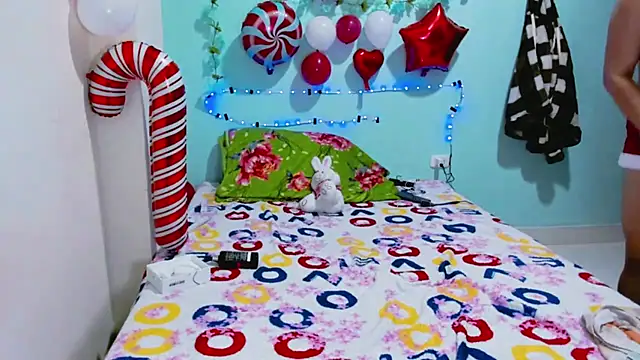 SofiaOlivares online show from 12-20-24, 11:05