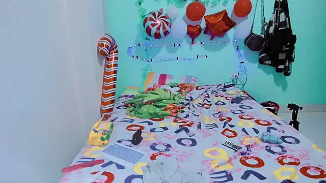 SofiaOlivares online show from 12-28-24, 10:23