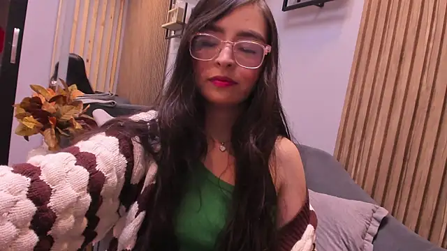 Eva Macalliter online show from 11-28-25, 03:20