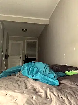 SweetHoneyBunz online show from 10-29-25, 04:26