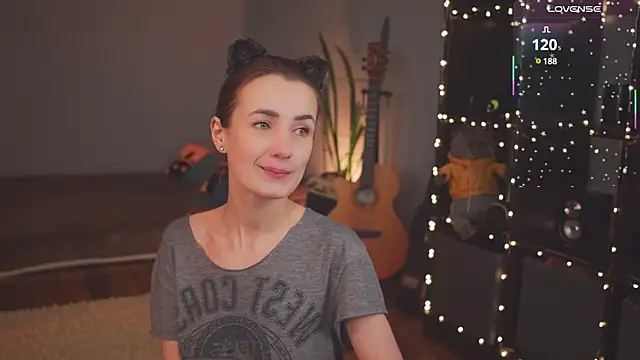 Snapshot of bananya_kitty chatting on 03-08-25, 04:39 bananya kitty online show from 03-08-25, 04:39