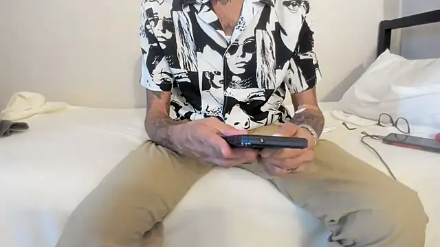 RoosterWabbit online show from 09-24-25, 08:56