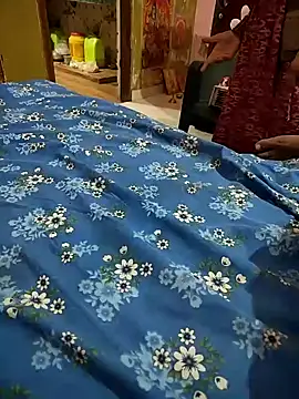 COUPLLE VILLAGE online show from 01-30-25, 10:50