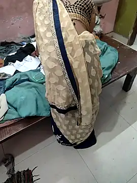 COUPLLE VILLAGE online show from 02-24-25, 03:33