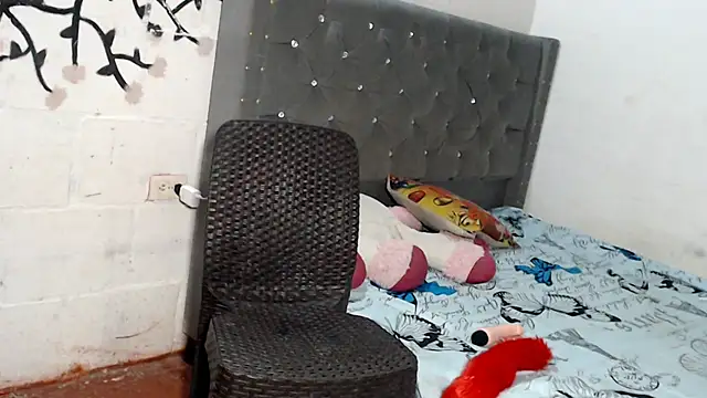 Snapshot of Styled_Four chatting on 09-10-25, 05:07 Styled Four online show from 09-10-25, 05:07