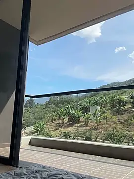 Snapshot of Helenbronwx chatting on 01-15-25, 07:01 Helenbronwx online show from 01-15-25, 07:01