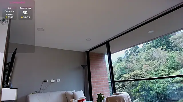 Helenbronwx online show from 11-25-25, 10:10