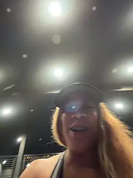 Snapshot of Bigbuttbrooklynn chatting on 12-15-25, 08:29 Bigbuttbrooklynn online show from 12-15-25, 08:29