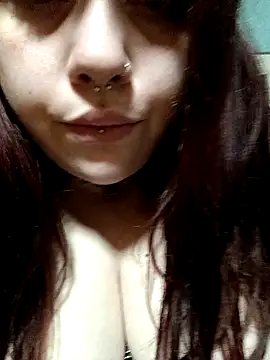 Snapshot of persefone97 chatting on 02-02-25, 05:21 persefone97 online show from 02-02-25, 05:21