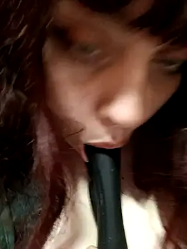 Snapshot of persefone97 chatting on 02-19-25, 08:31 persefone97 online show from 02-19-25, 08:31