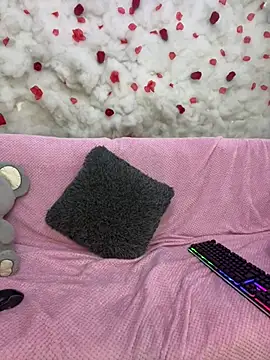 SkarletJhonson  online show from 04-25-26, 12:24