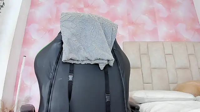 aida rose  online show from 02-12-26, 06:03