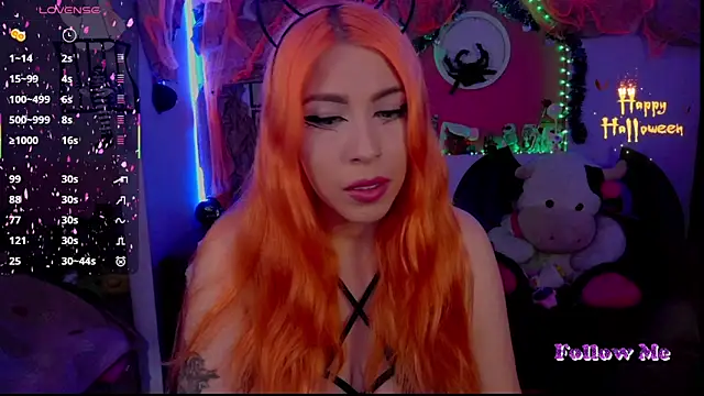 Snapshot of ValentinaMiller_ chatting on 10-27-25, 05:50 ValentinaMiller  online show from 10-27-25, 05:50