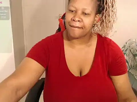 Snapshot of bustylisa1983 chatting on 01-17-25, 08:34 bustylisa1983 online show from 01-17-25, 08:34