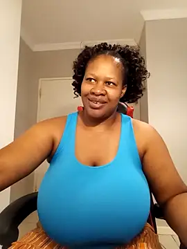 Snapshot of bustylisa1983 chatting on 02-25-25, 06:25 bustylisa1983 online show from 02-25-25, 06:25