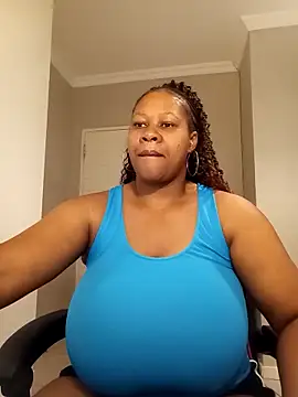 Snapshot of bustylisa1983 chatting on 03-06-25, 05:24 bustylisa1983 online show from 03-06-25, 05:24