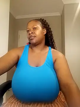 Snapshot of bustylisa1983 chatting on 03-19-25, 07:07 bustylisa1983 online show from 03-19-25, 07:07