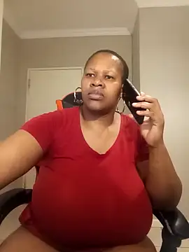 Snapshot of bustylisa1983 chatting on 09-21-25, 05:14 bustylisa1983 online show from 09-21-25, 05:14