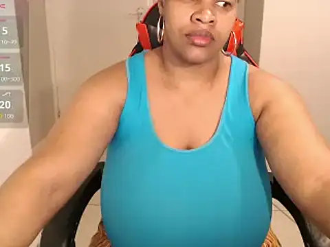 Snapshot of bustylisa1983 chatting on 09-22-25, 05:20 bustylisa1983 online show from 09-22-25, 05:20